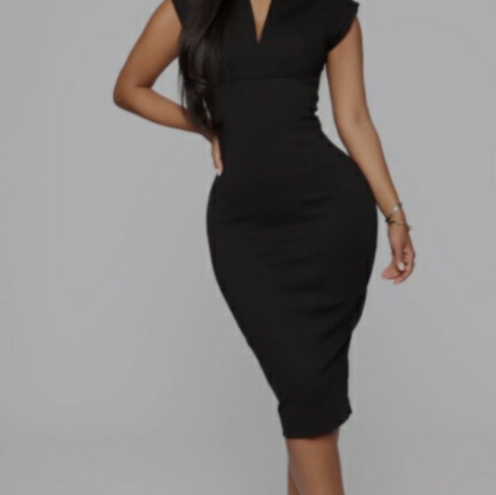 Fashion Nova 🖤Midi Black Dress XS 🖤
